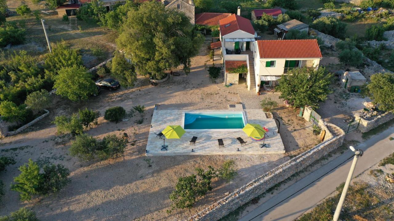 Bed and Breakfast Marcelovi Dvori Pirovac Esterno foto
