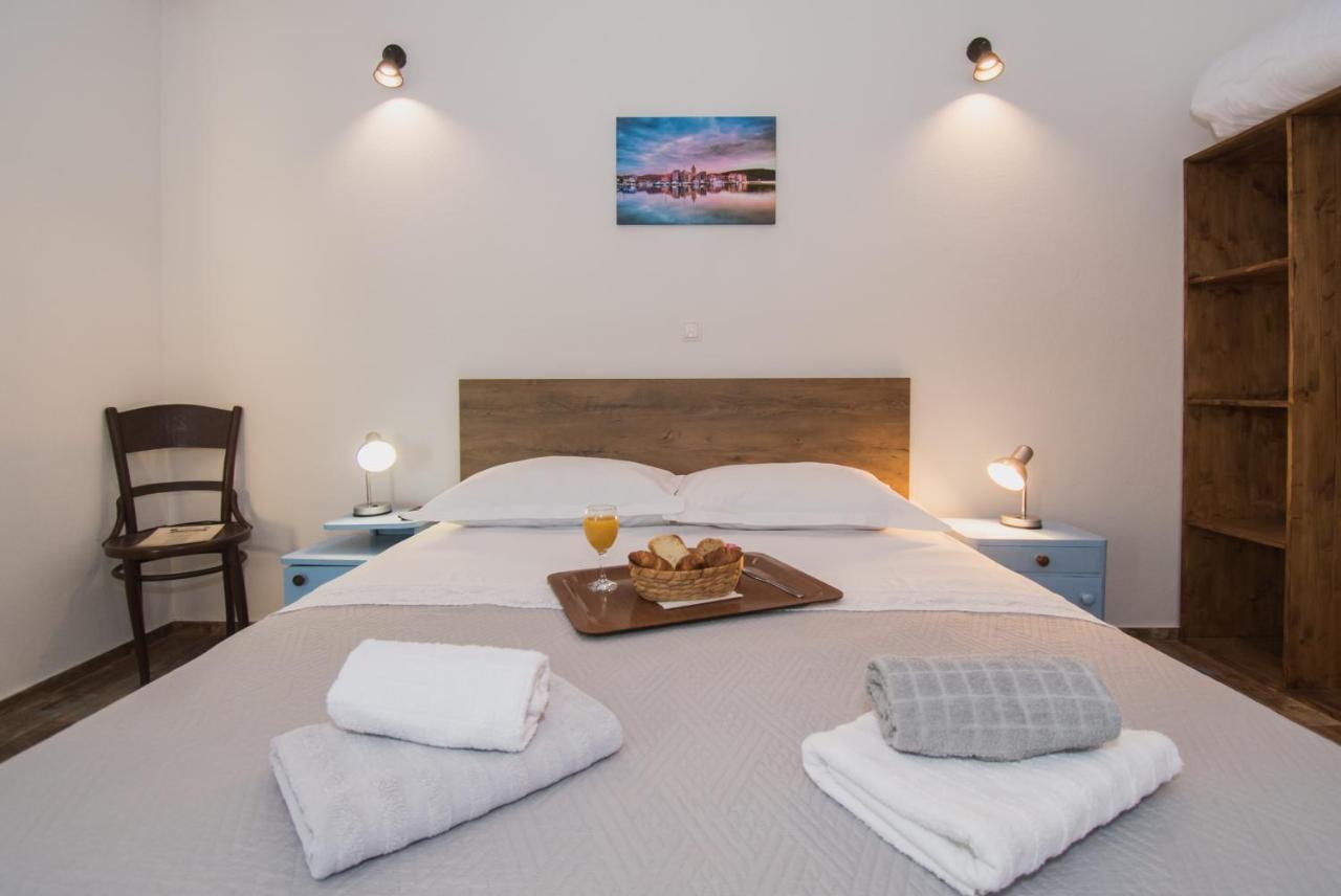 Bed and Breakfast Marcelovi Dvori Pirovac Esterno foto