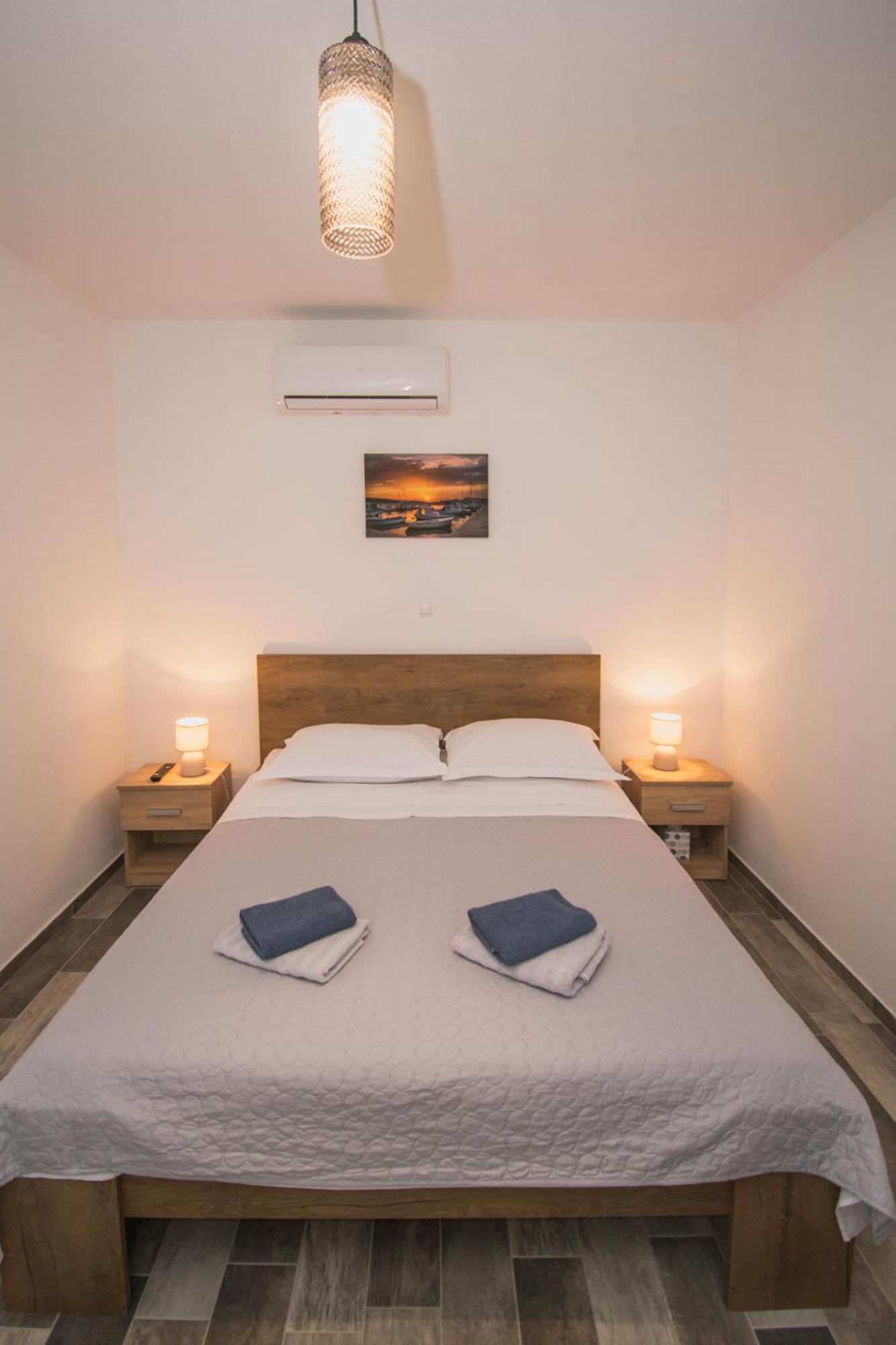 Bed and Breakfast Marcelovi Dvori Pirovac Camera foto