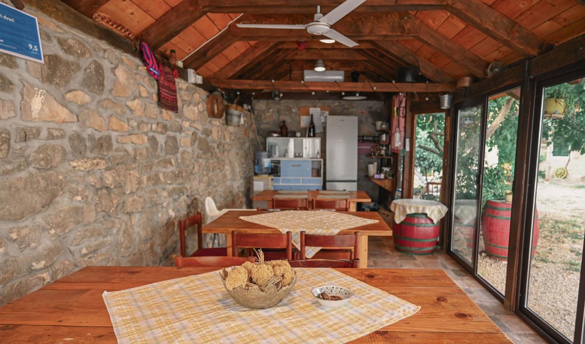 Bed and Breakfast Marcelovi Dvori Pirovac Esterno foto